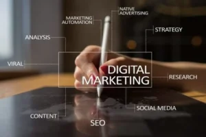 Profissional de marketing digital analisando dados de reservas diretas em um hotel